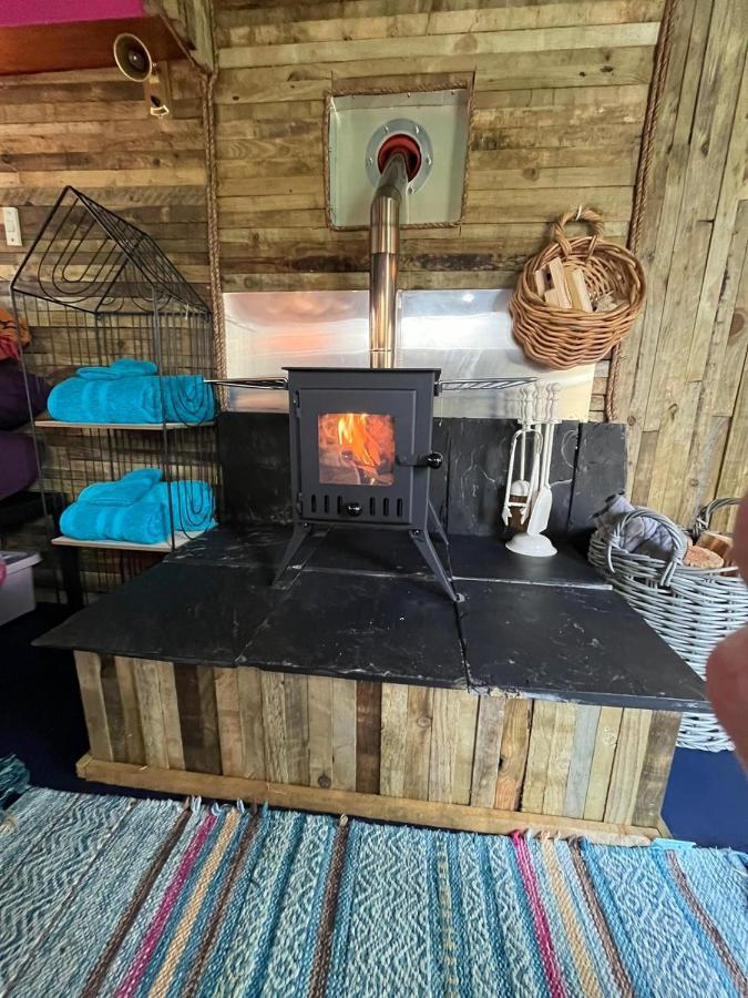 נארברת' Budget Stay, In Lovely Private Setting With Rustic Charm, Log Burner, Fire Pit, Campers Kitchen & Eco Loo No Bedding Supplied מראה חיצוני תמונה